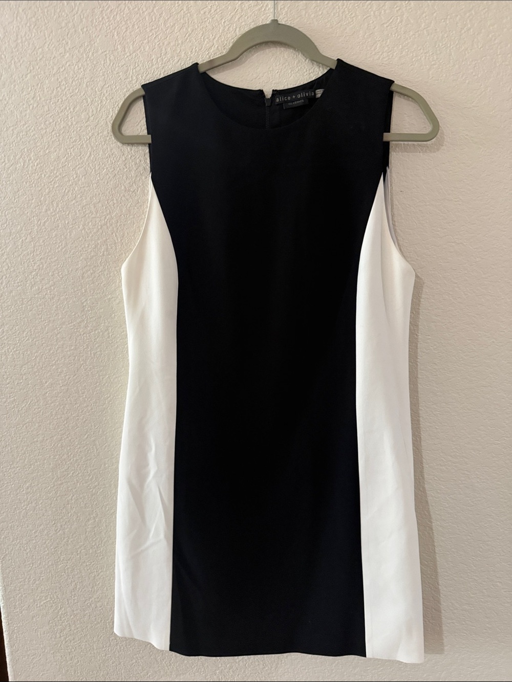 Alice + Olivia Black and White Colorblock Sleeveless Mini Dress